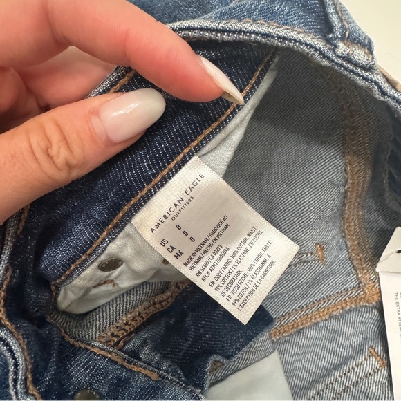 American eagle NWT blue denim distressed mom short size 0 - Picture 5 of 8